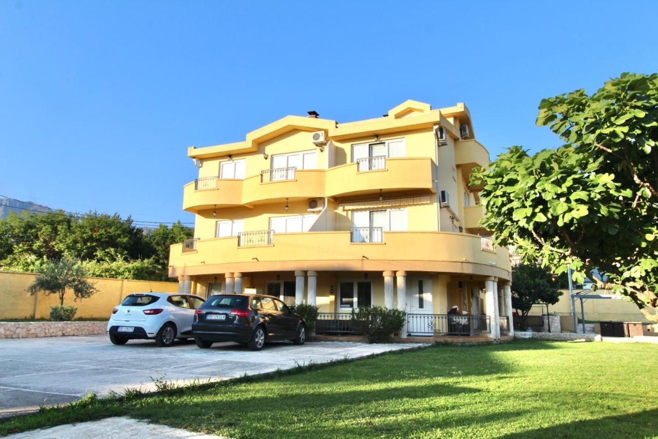 Apartments Cejovic بار المظهر الخارجي الصورة