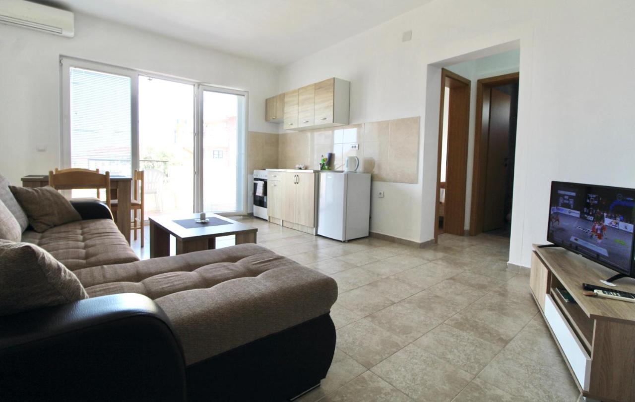 Apartments Cejovic بار المظهر الخارجي الصورة