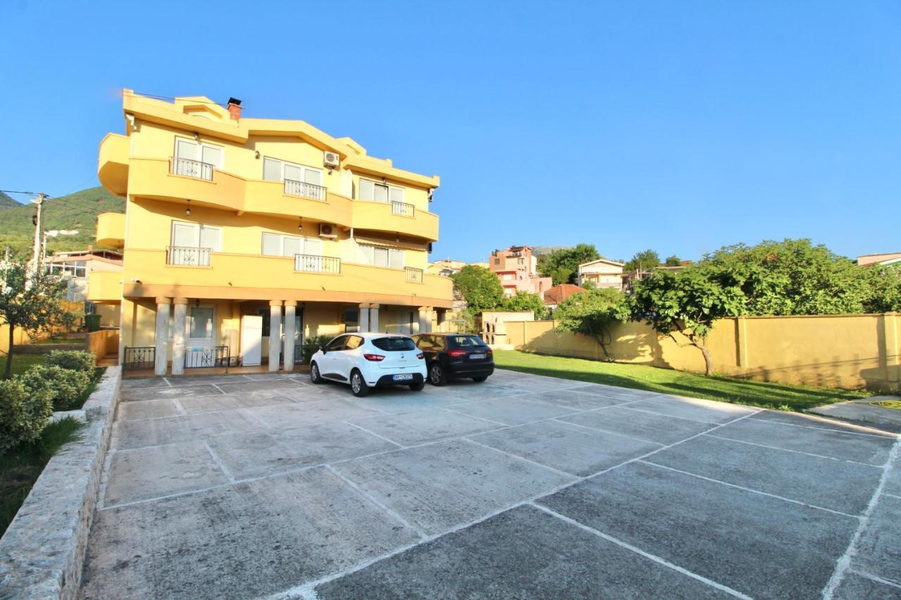 Apartments Cejovic بار المظهر الخارجي الصورة