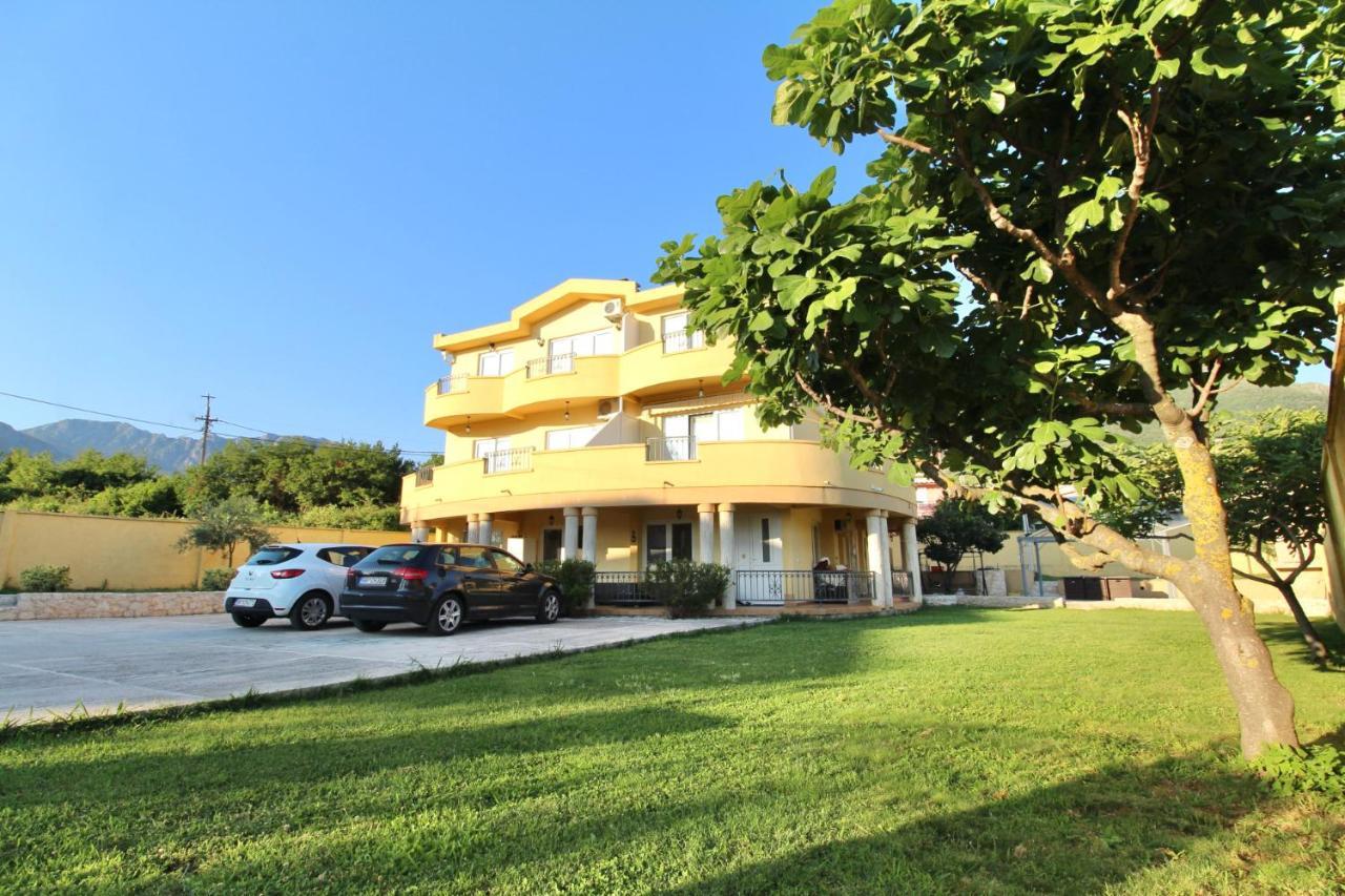 Apartments Cejovic بار المظهر الخارجي الصورة