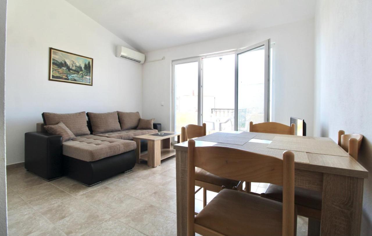 Apartments Cejovic بار المظهر الخارجي الصورة