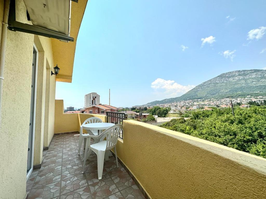 Apartments Cejovic بار الغرفة الصورة